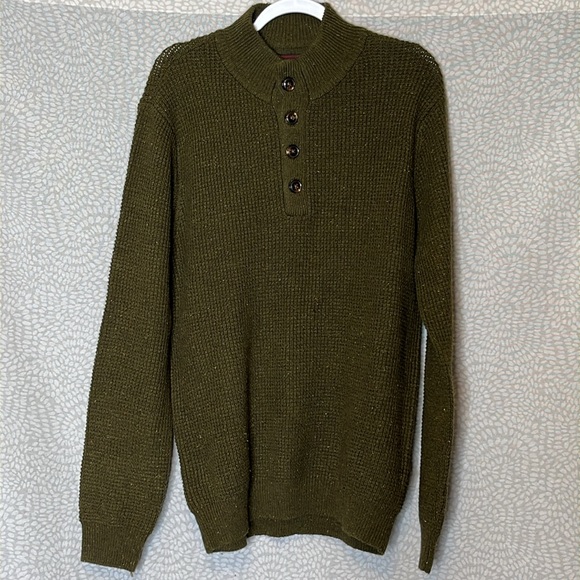 New Alesbury Green button detailed sweater - Picture 3 of 8